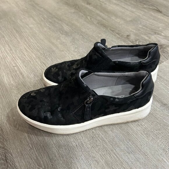 Clarks Layton Step Women’s Black Casual Slip On Camo Pattern Loafers Size 6.7 - Picture 3 of 6